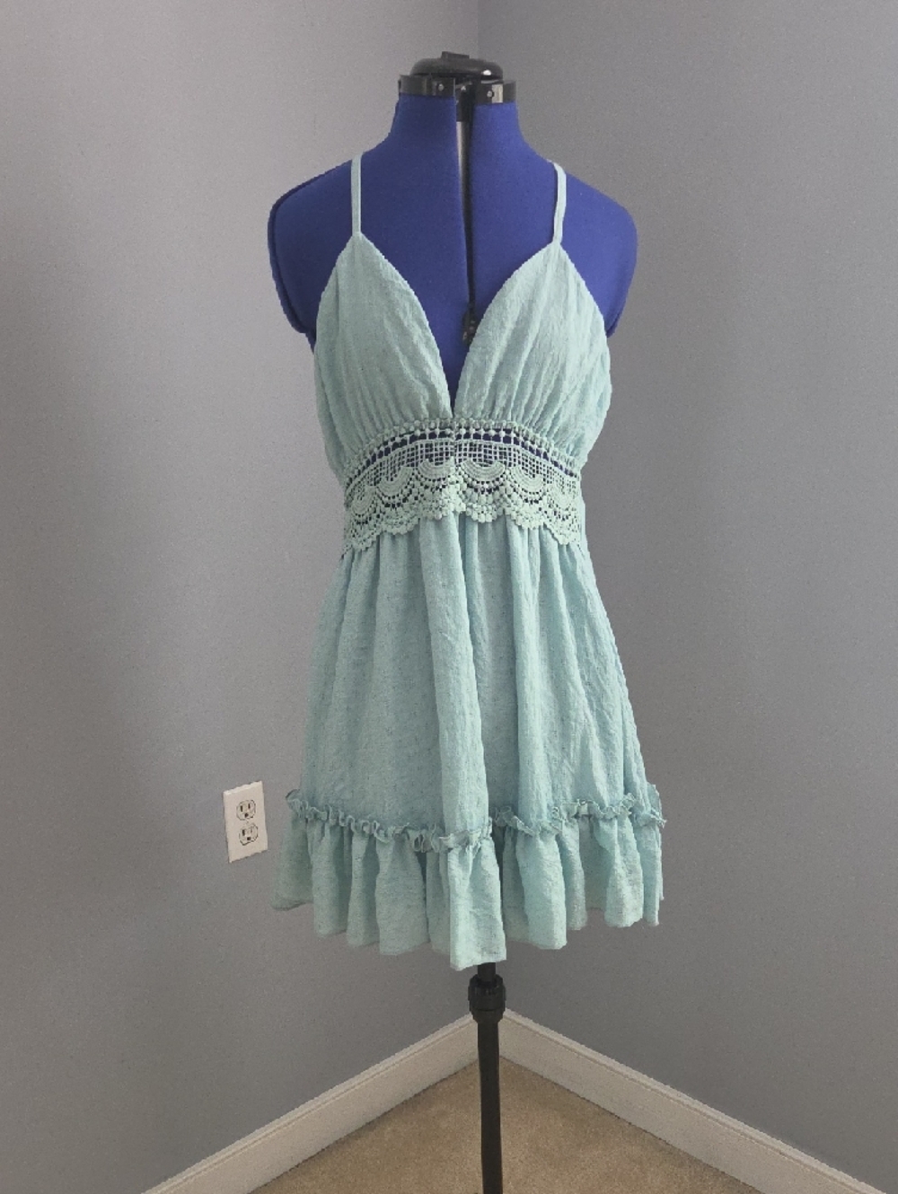 Crochet-Waist Seafoam Mini Dress with Spaghetti Straps - Picture 3 of 5